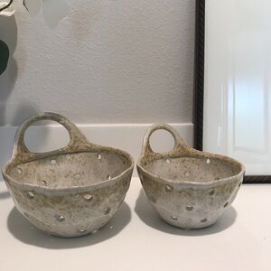 Creative Co-Op Bee Stoneware Colander set of 2